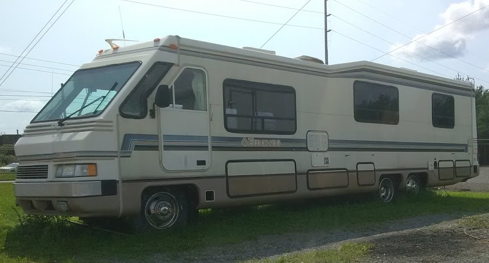 1988 EMC El Dorado Motorhome — 撮影: MercurySable99(CC BY-SA 4.0) commons.wikimedia.org/wiki/File:1988_EMC_El_Dorado_Motorhome.jpg